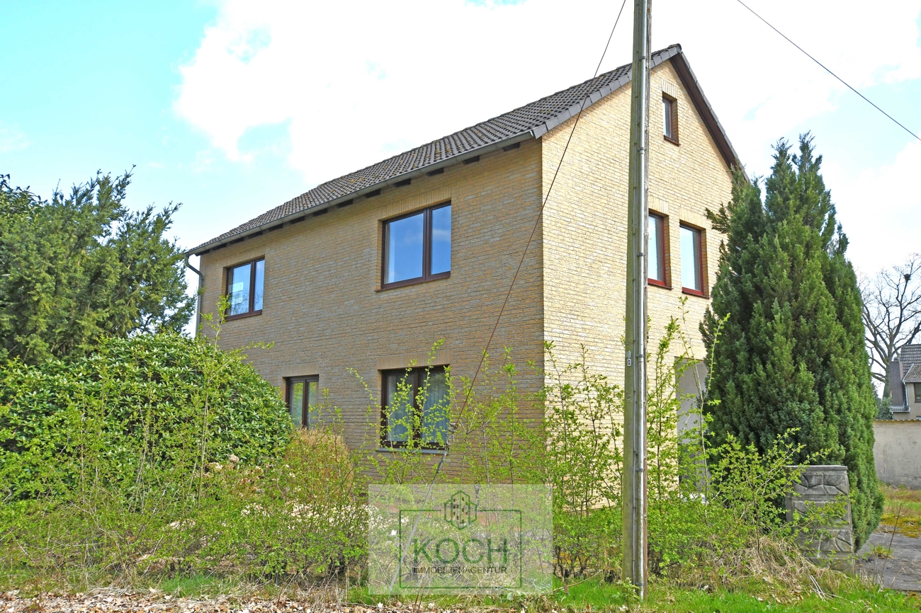 Großes 1-2 Familienhaus mit großem Grundstück in Loxstedt-Hahnenknoop