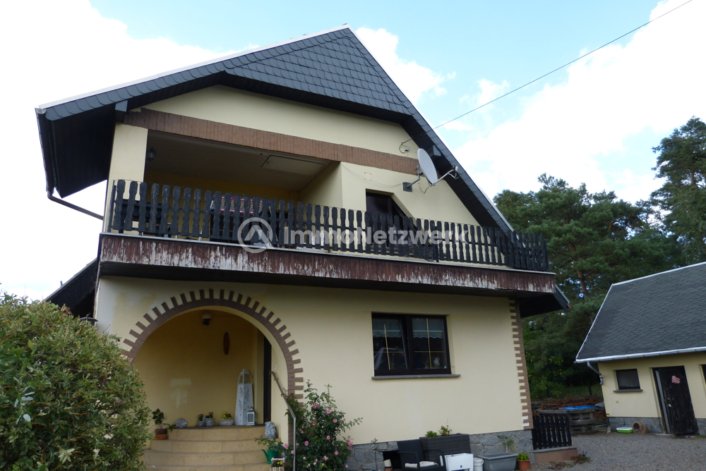 Tolles teilsaniertes vermietetes Einfamilienhaus in toller ruhiger Ortrandlage am Waldrand!!!