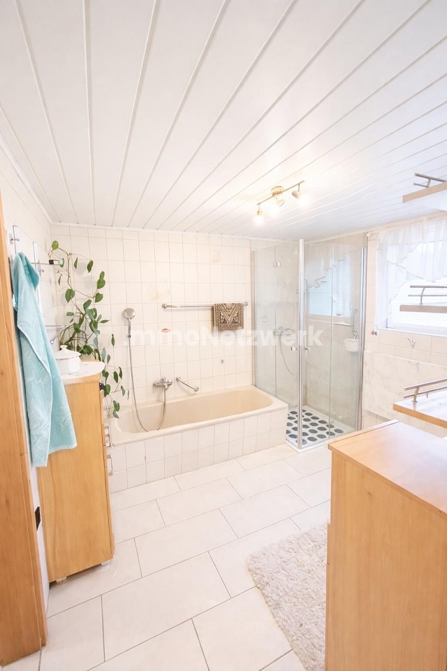 Badezimmer EG