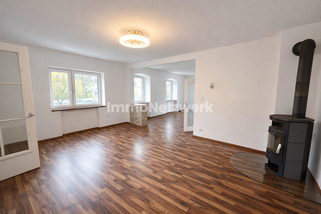 große Wohnung 1 OG Wohnzimmer Beispiel