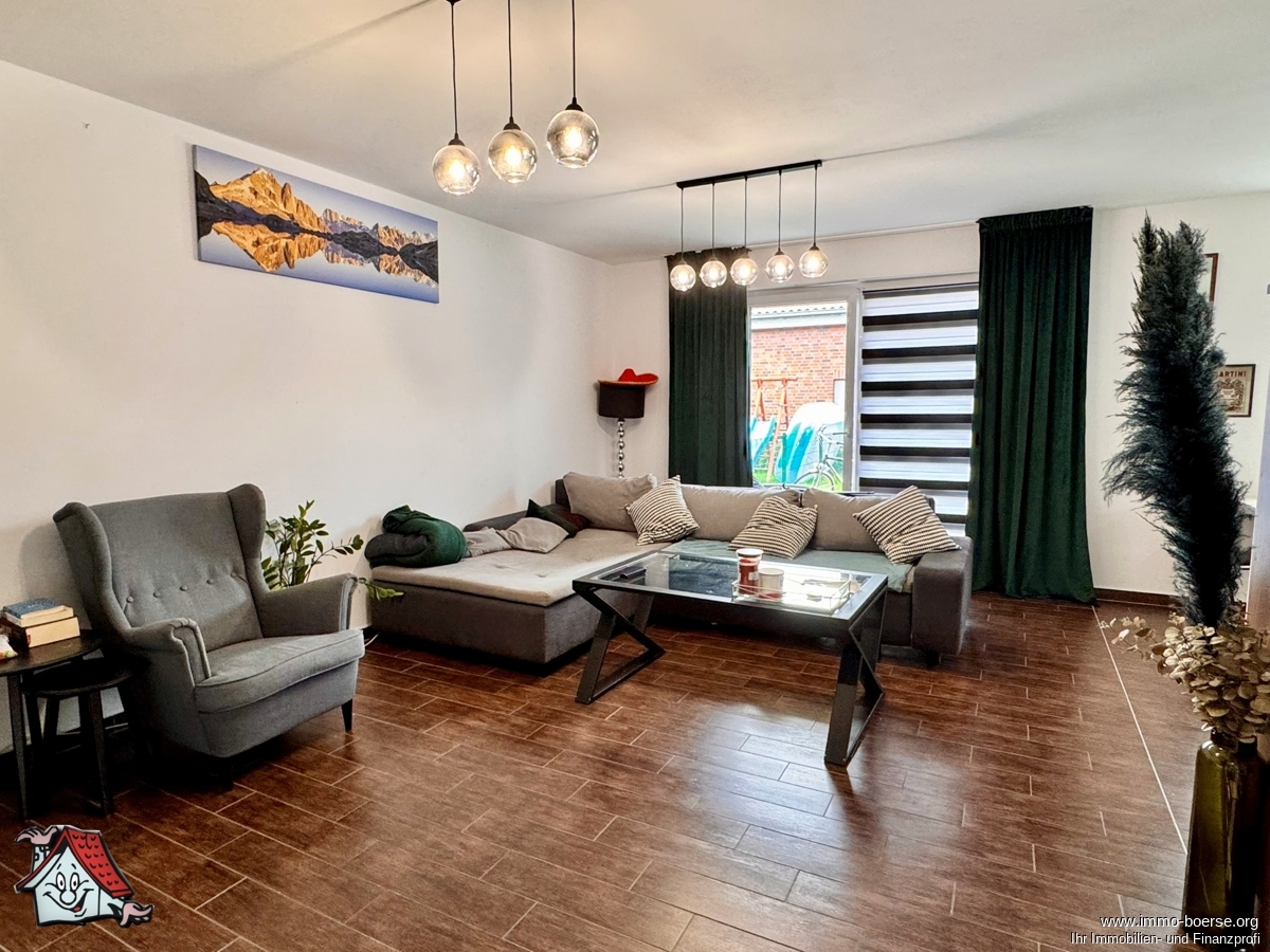 Friesoythe-Altenoythe zentral: Moderne Wohnung mit kl. Garten zur Miete in sehr beliebter Anlage!