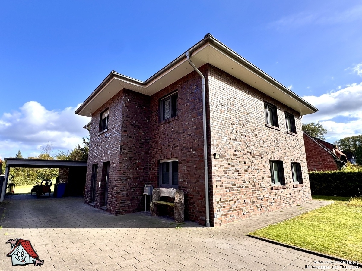 Hochwertige 2 ZKB Oberwohnung mit Einbauküche in Gehlenberg!