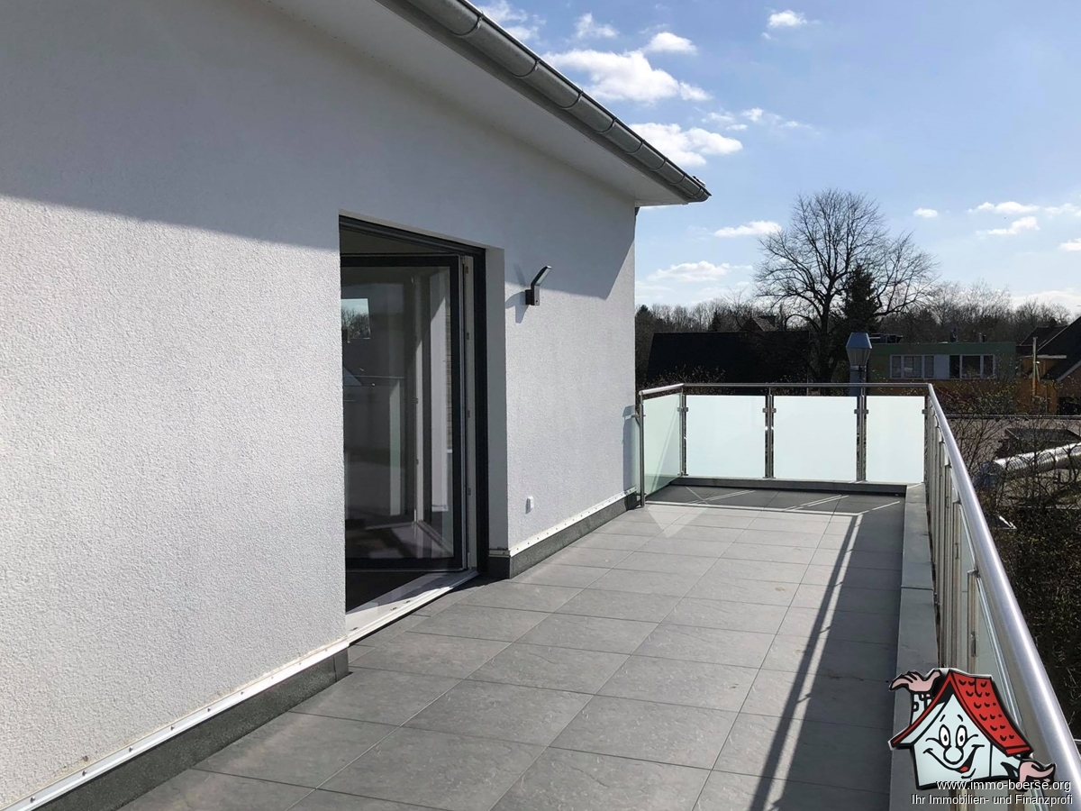 Helle und gut geschnittene 2 ZKB- DG Wohnung zu verkaufen – ideal für Eigennutzer oder Anleger!