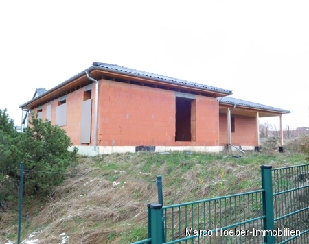 Einfamilienhaus-Bungalow (Rohbau) in Weißig am Raschütz im LK Meißen