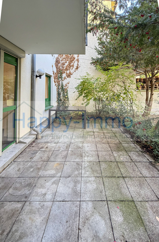 EG -bezugsfreie 1,5 Zimmer Wohnung / Terrasse / Duplex unten / Küche / Ankleidezimmer/ Einbauschrank