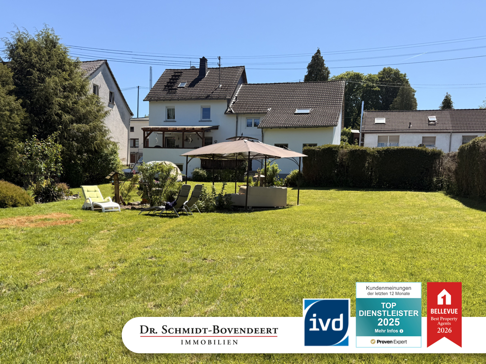 Großzügiges Einfamilienhaus mit Doppelgarage und Garten in Woldert!