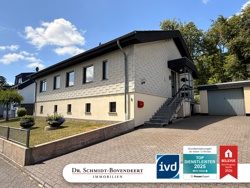 Freistehendes, gepflegtes Einfamilienhaus mit großem Grundstück direkt am Waldrand!