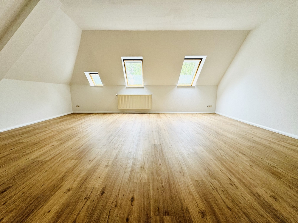 schicke 2 Raum DG-Raum-Wohnung in Leipzig / Gohlis ***TOP*** viel Platz; citnah