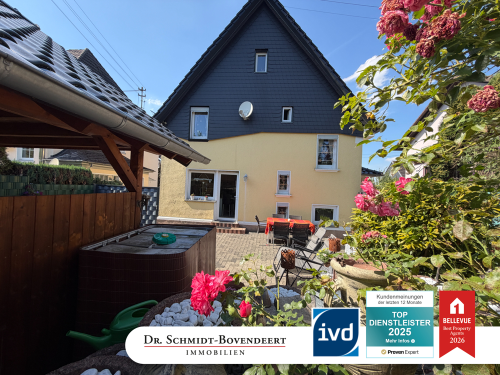 Komplett saniertes und äußerst gemütliches Wohnhaus wartet in Altenkirchen auf neue Bewohner.