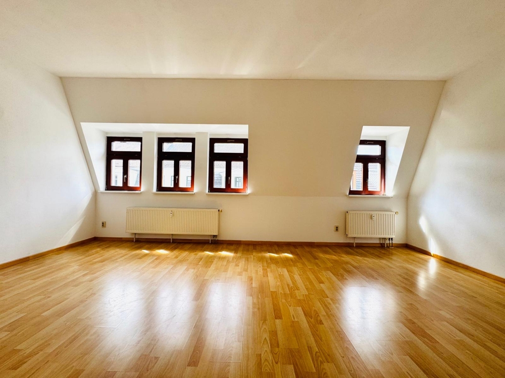 attraktive 2 Raum Wohnung im DG +++TOP+++ citynah in Anger-Crottendorf
