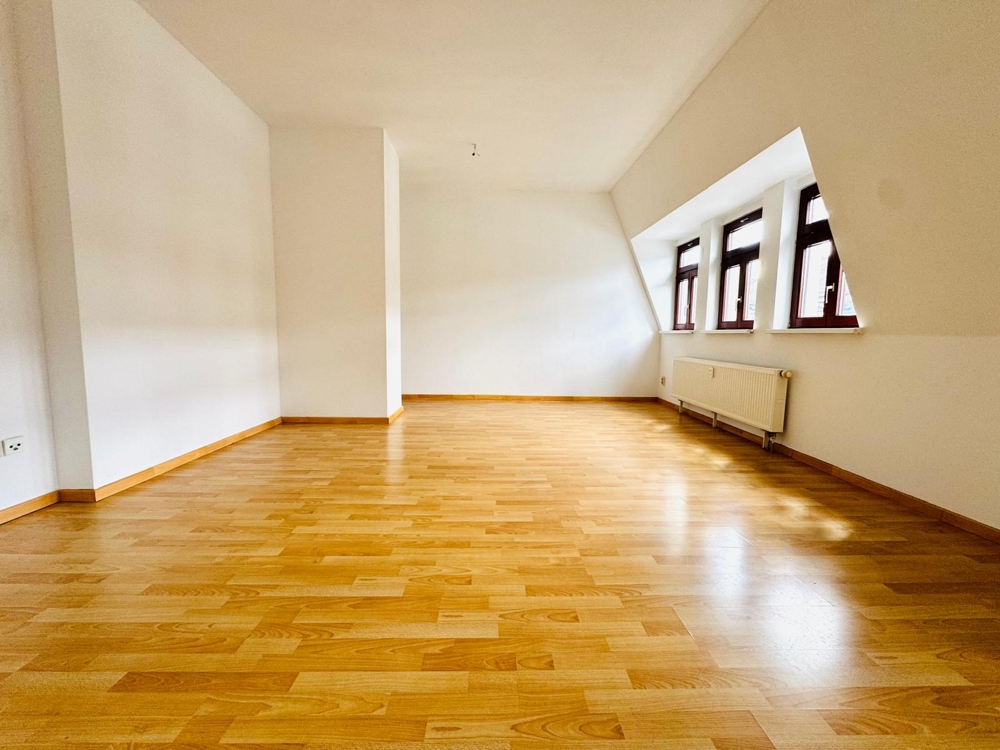 attraktive 2 Raum Wohnung im DG +++TOP+++ citynah in Anger-Crottendorf