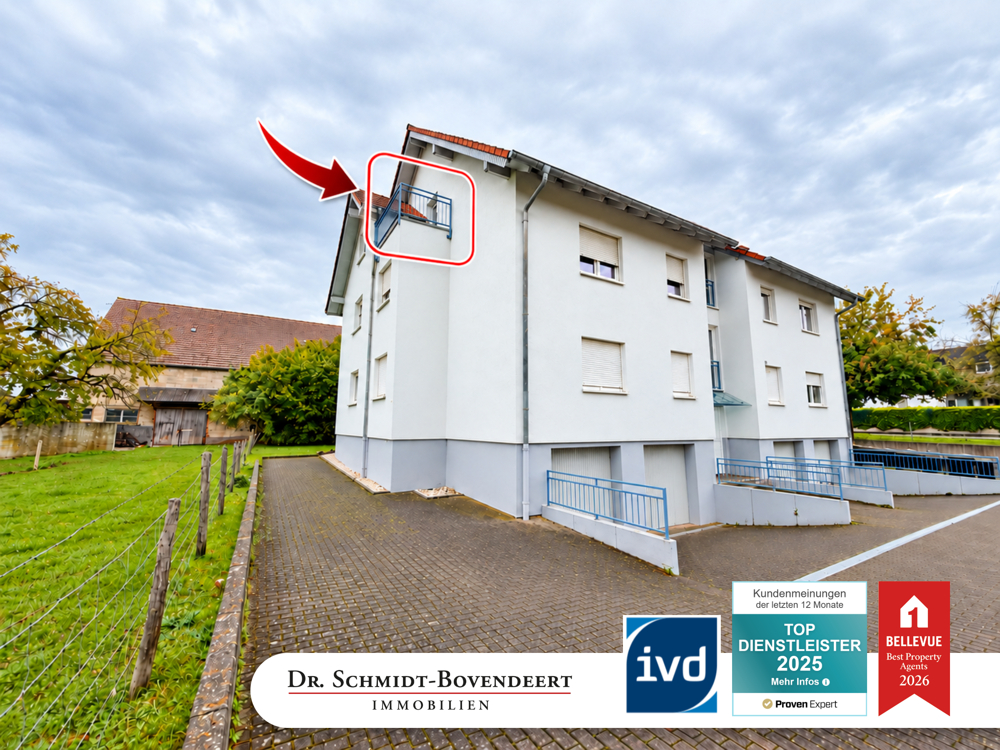 Gemütliche Dachgeschosswohnung für Singles oder Paare mit Balkon und Stellplatz. Sofort frei!