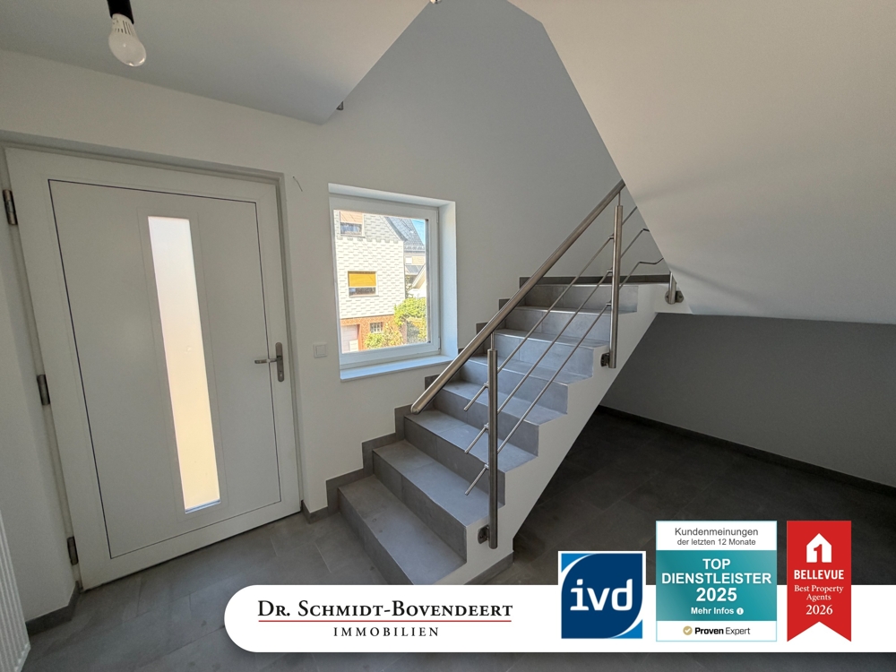 Erstbezug nach Neubau!  Wohnimmobilie nach KFW 55 Standard in Weitefeld.