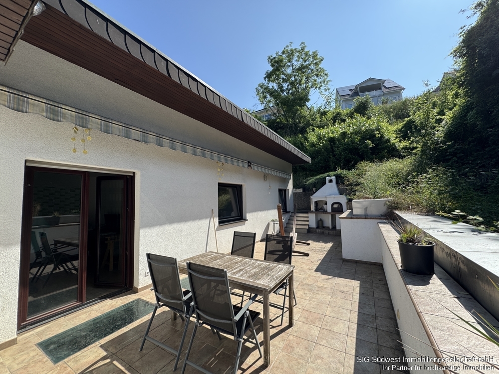 Großzügig wohnen auf einer Ebene – die beeindruckende 5-Zimmer-Wohnung im Hochparterre TOP Lage.