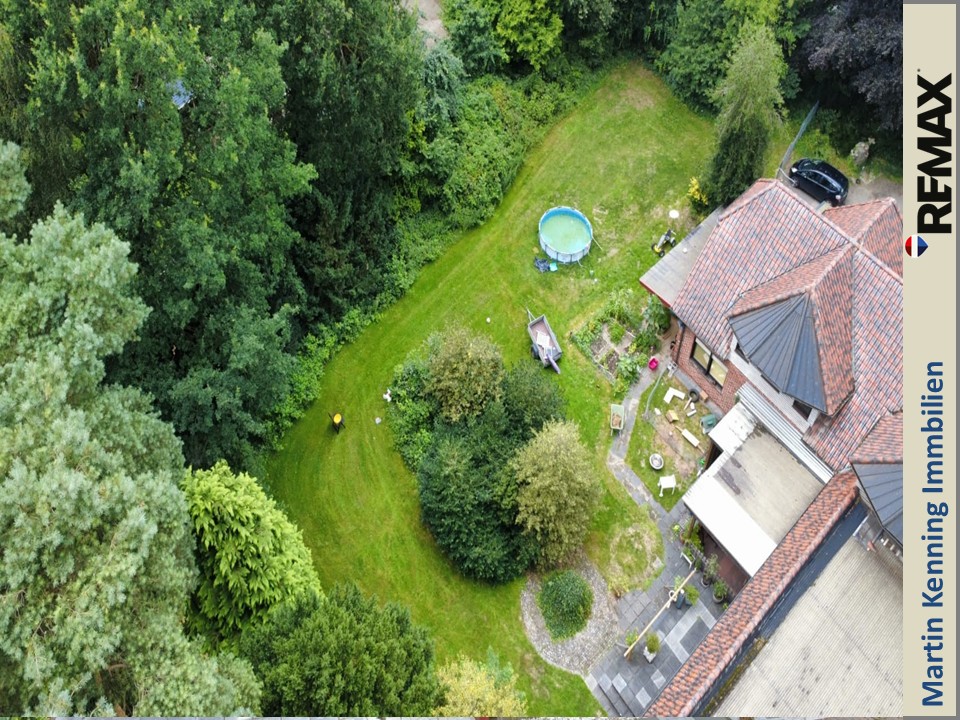 *BESONDERE CHANCE*
Großzügig wohnen & entwickeln auf ca. 5.000 m² Grundstück